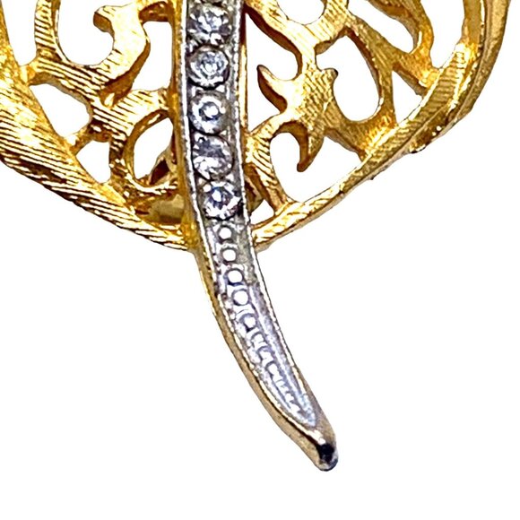 Vintage Gold-Tone Leaf Brooch With Rhinestone Accent & Elegant Filigree Design - Picture 5 of 8